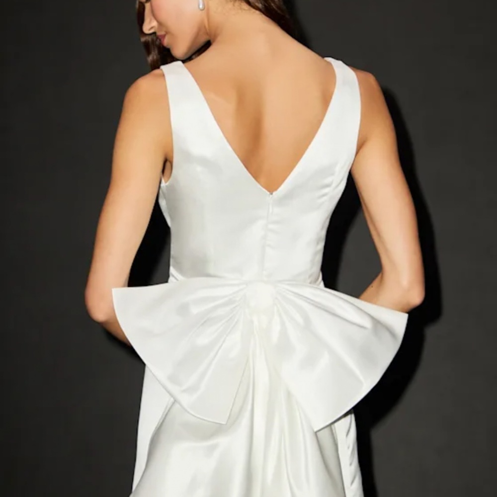 Bridal bow dress